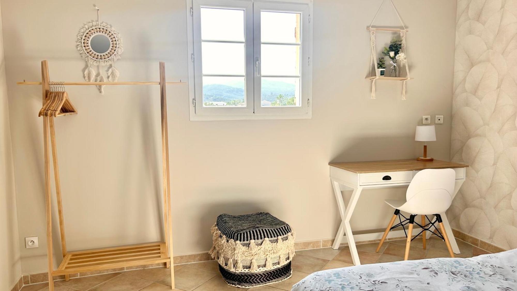 2 Hebergements - 10 Couchages - Parking, Piscine, Jacuzzi - Convivialite Roquebrune-sur Argens Exteriör bild