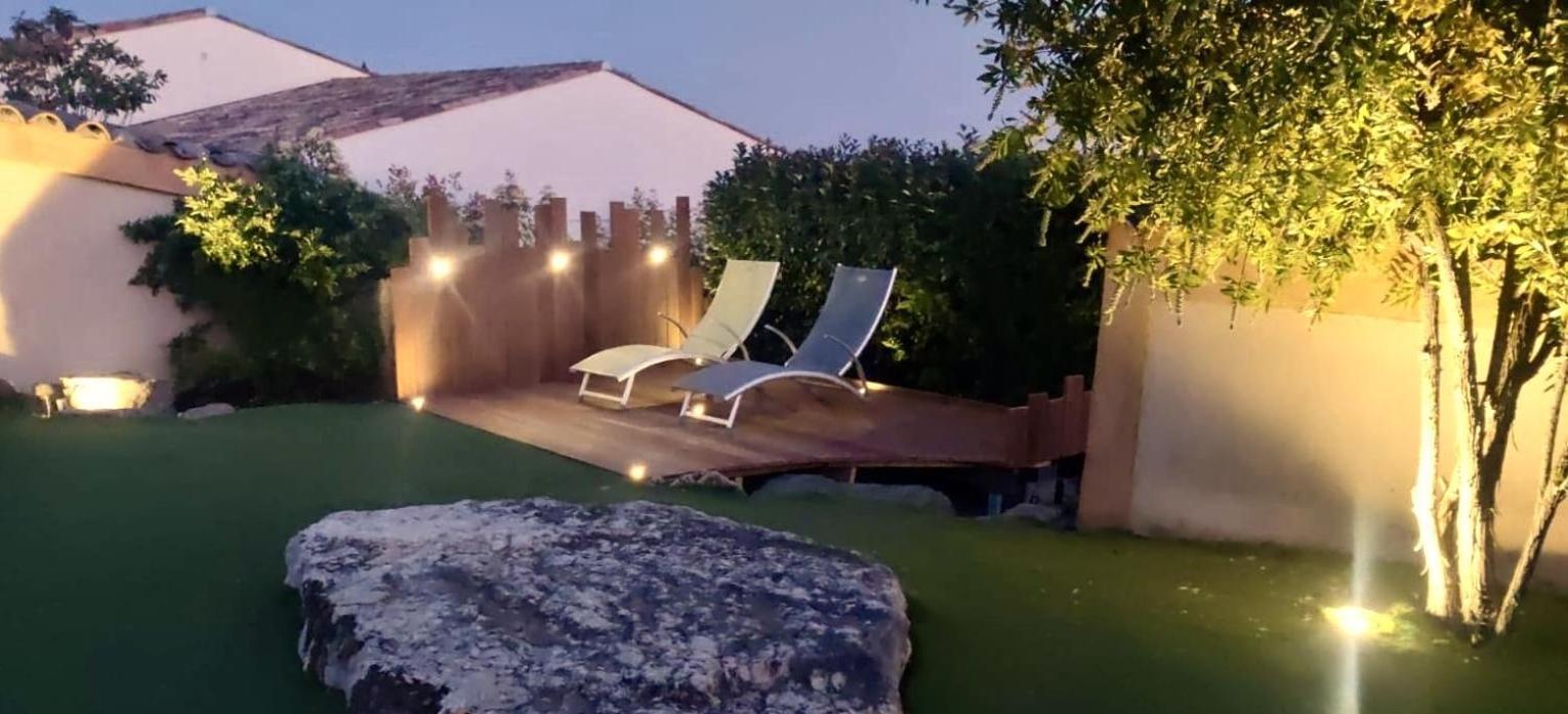 2 Hebergements - 10 Couchages - Parking, Piscine, Jacuzzi - Convivialite Roquebrune-sur Argens Exteriör bild